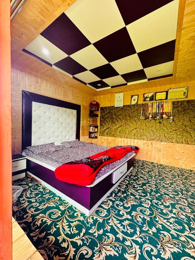Sheen Homestay Гульмарг Экстерьер фото