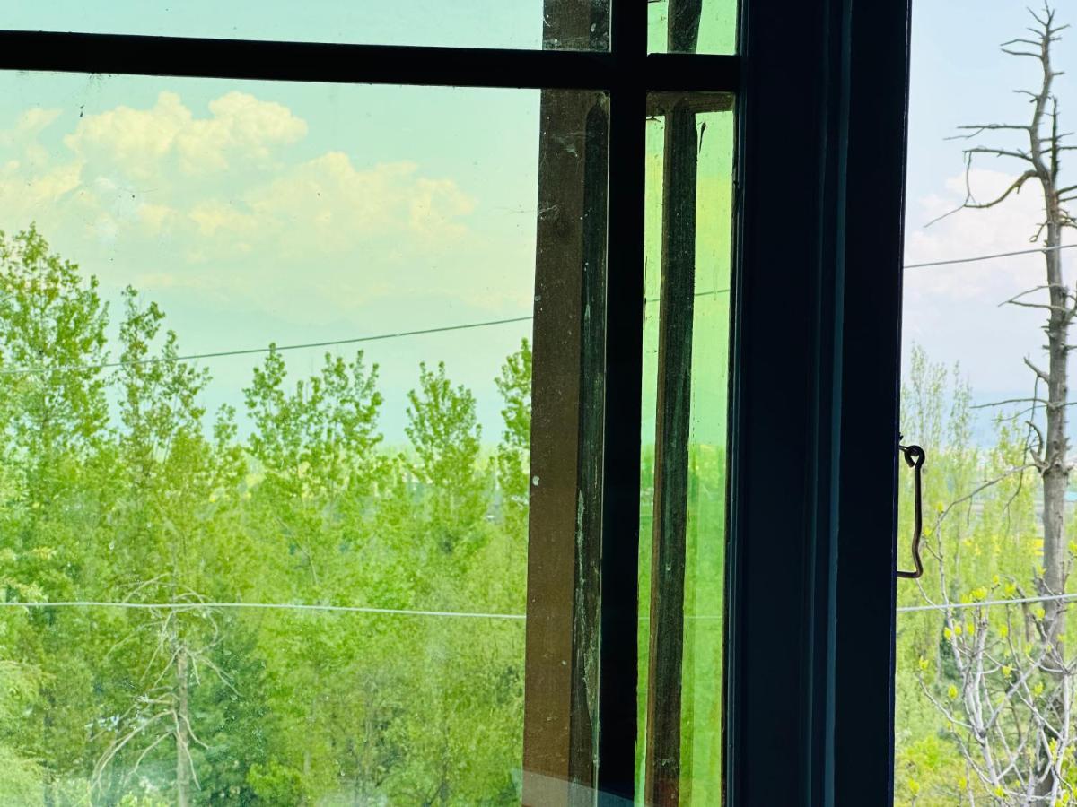 Sheen Homestay Гульмарг Экстерьер фото