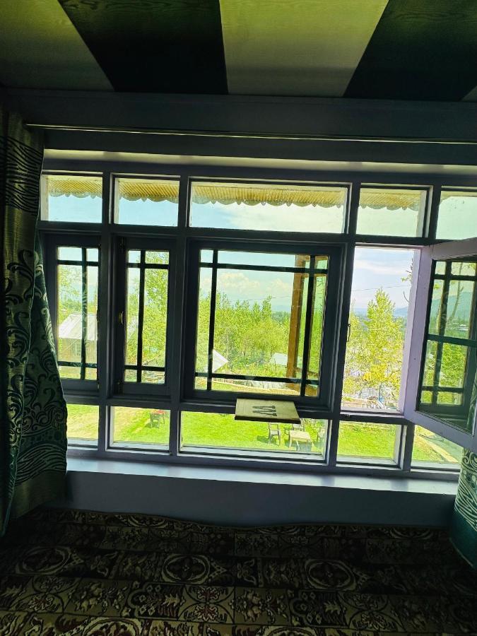 Sheen Homestay Гульмарг Экстерьер фото
