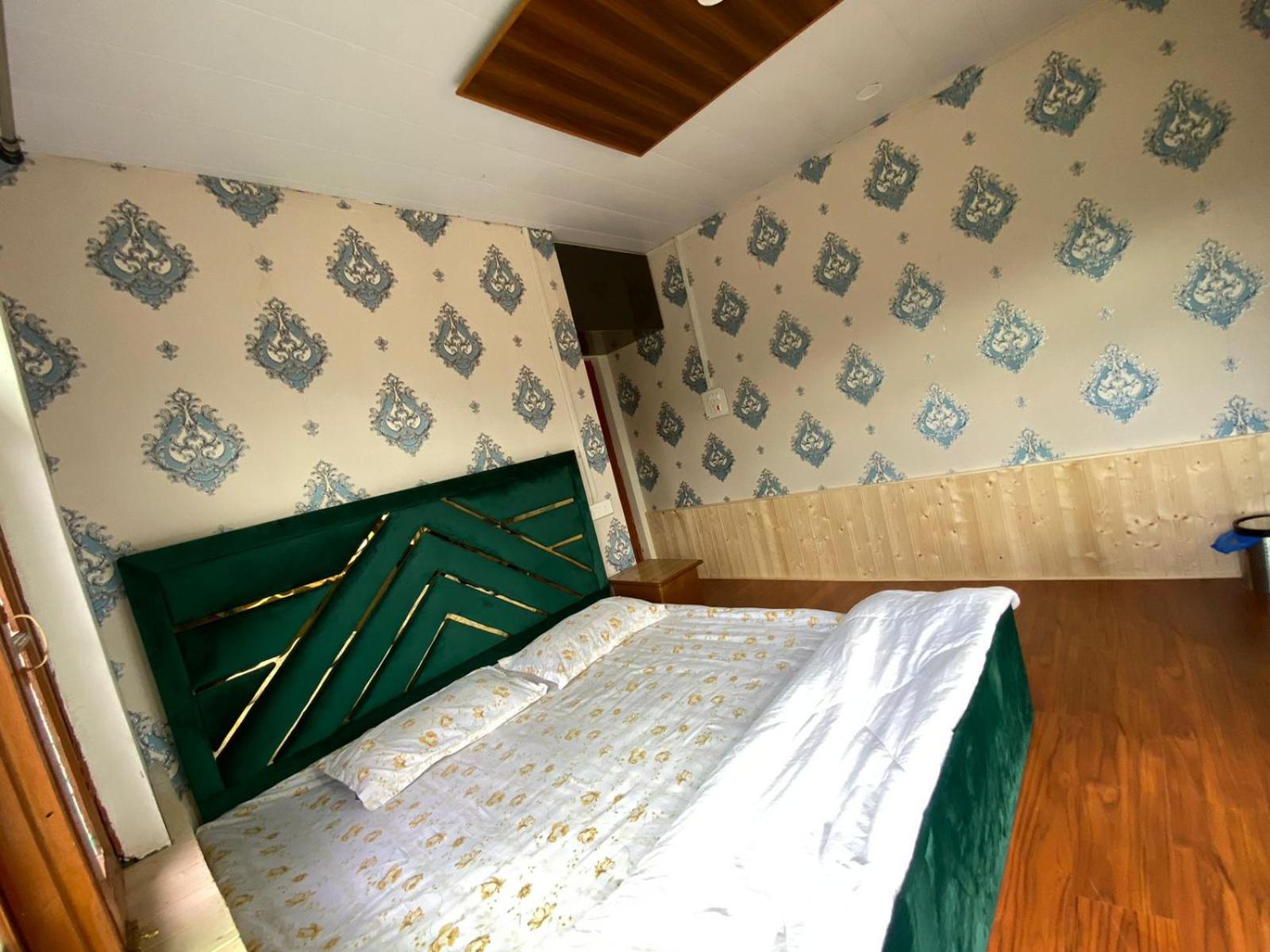 Sheen Homestay Гульмарг Экстерьер фото