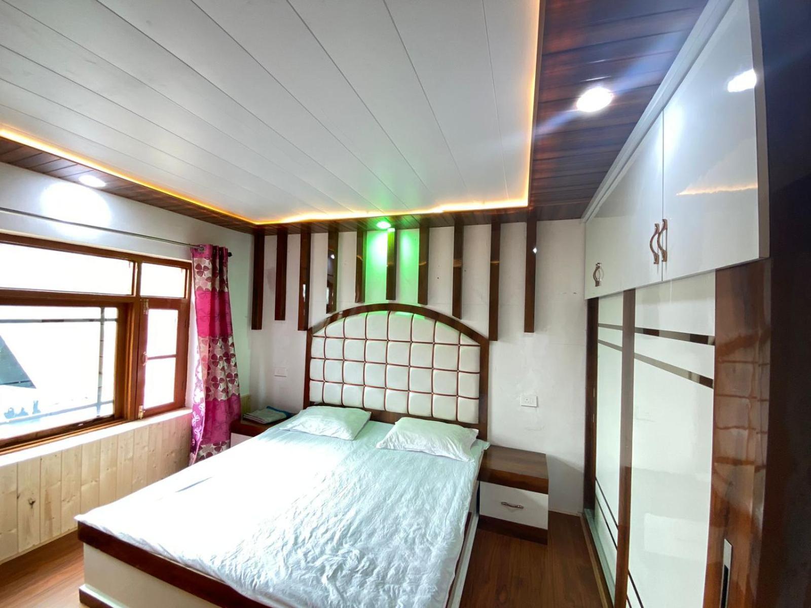 Sheen Homestay Гульмарг Экстерьер фото